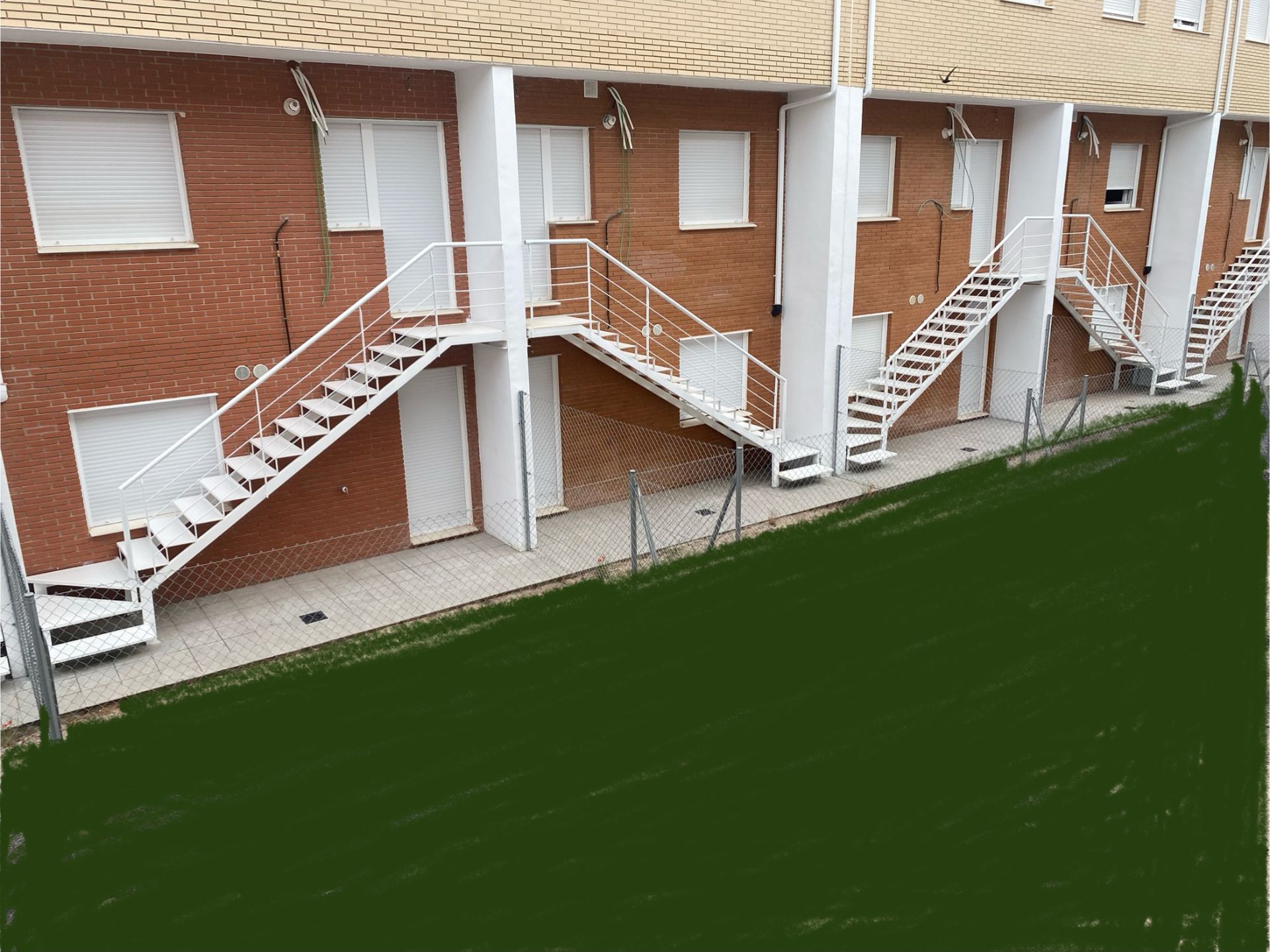 Exterior view of Single-family semi-detached for sale in Ciudad Real Capital  with Air Conditioner, Heating and Private garden