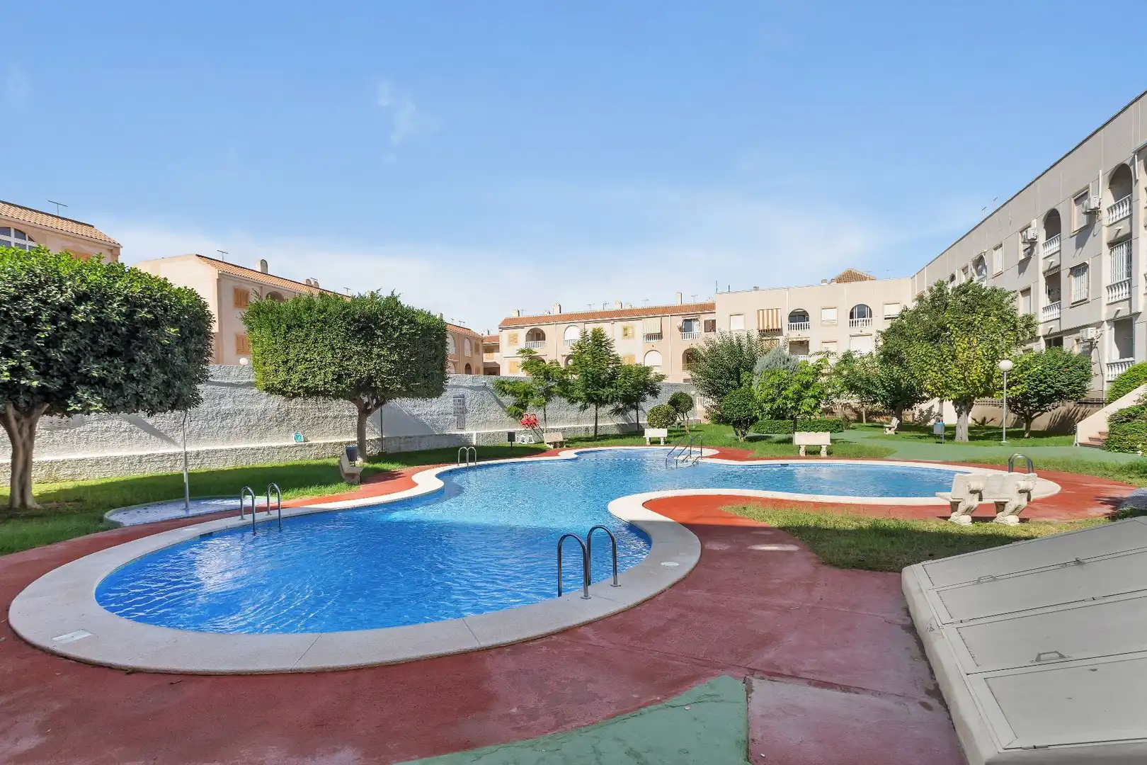 Appartement compact avec piscine à vendre à Santomera