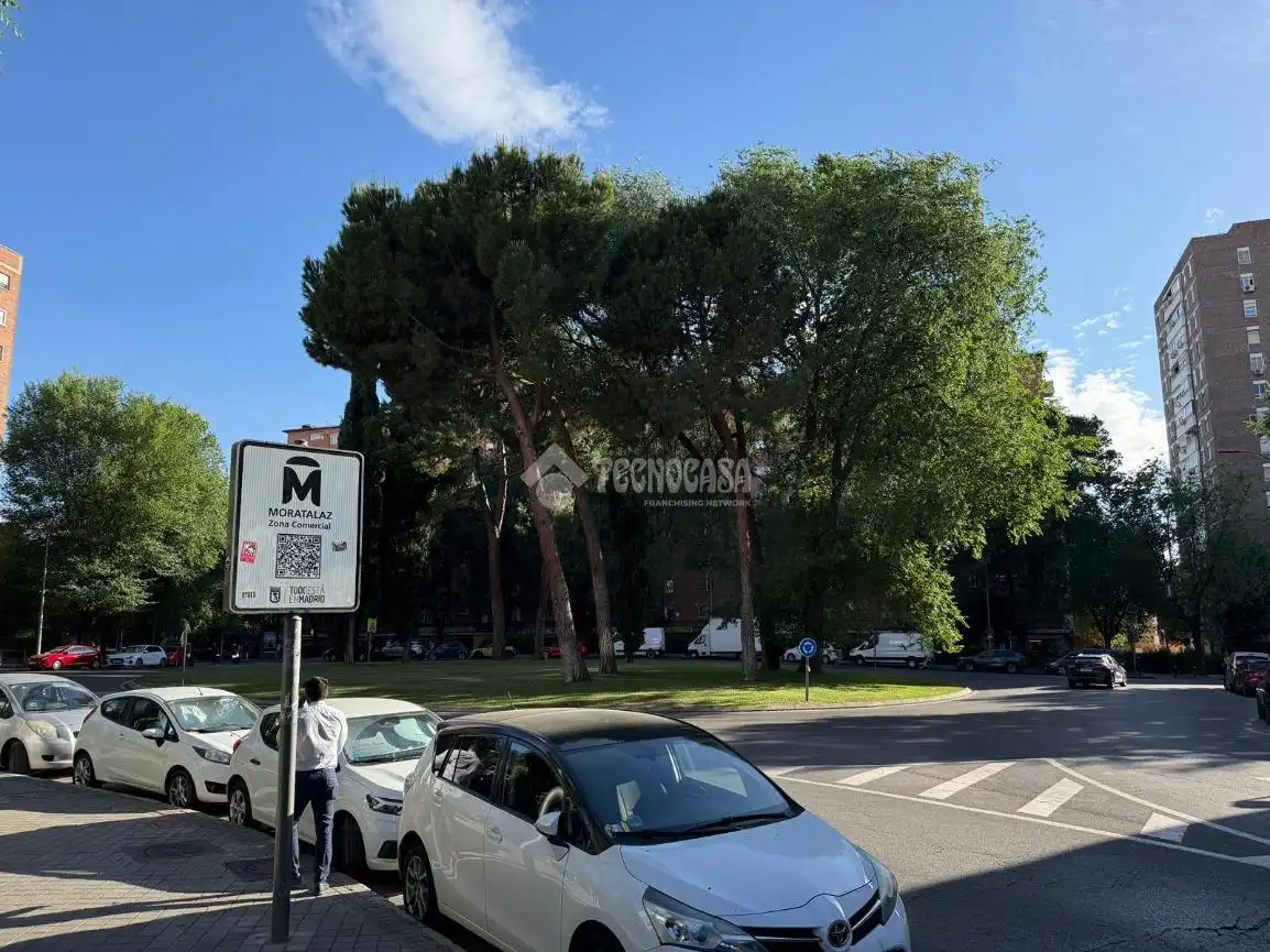 Parking de Piso en venta en Madrid con Calefacción, Parquet y Terraza