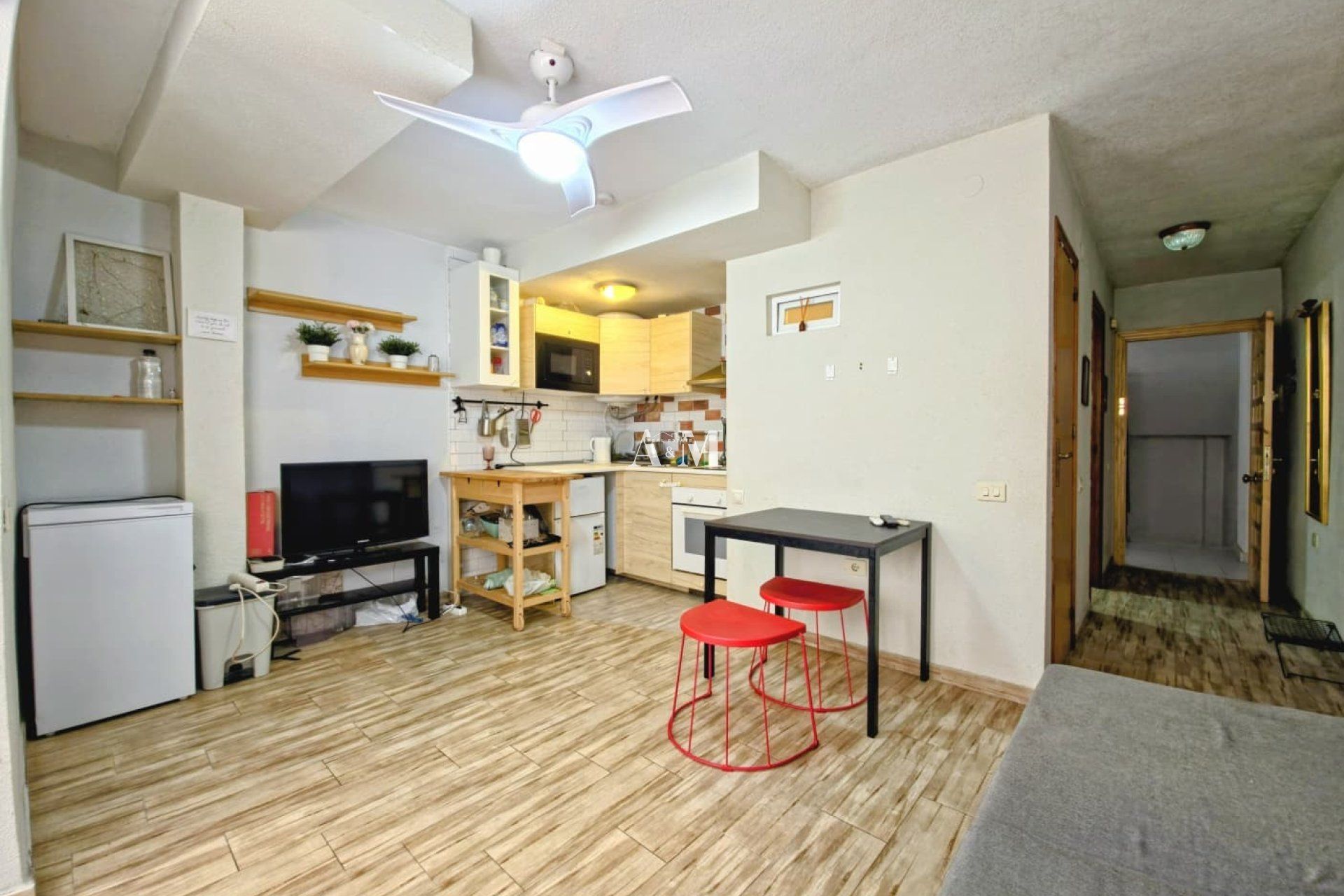 Cuina de Pis de lloguer en Torrevieja amb Aire condicionat, Calefacció i Terrassa