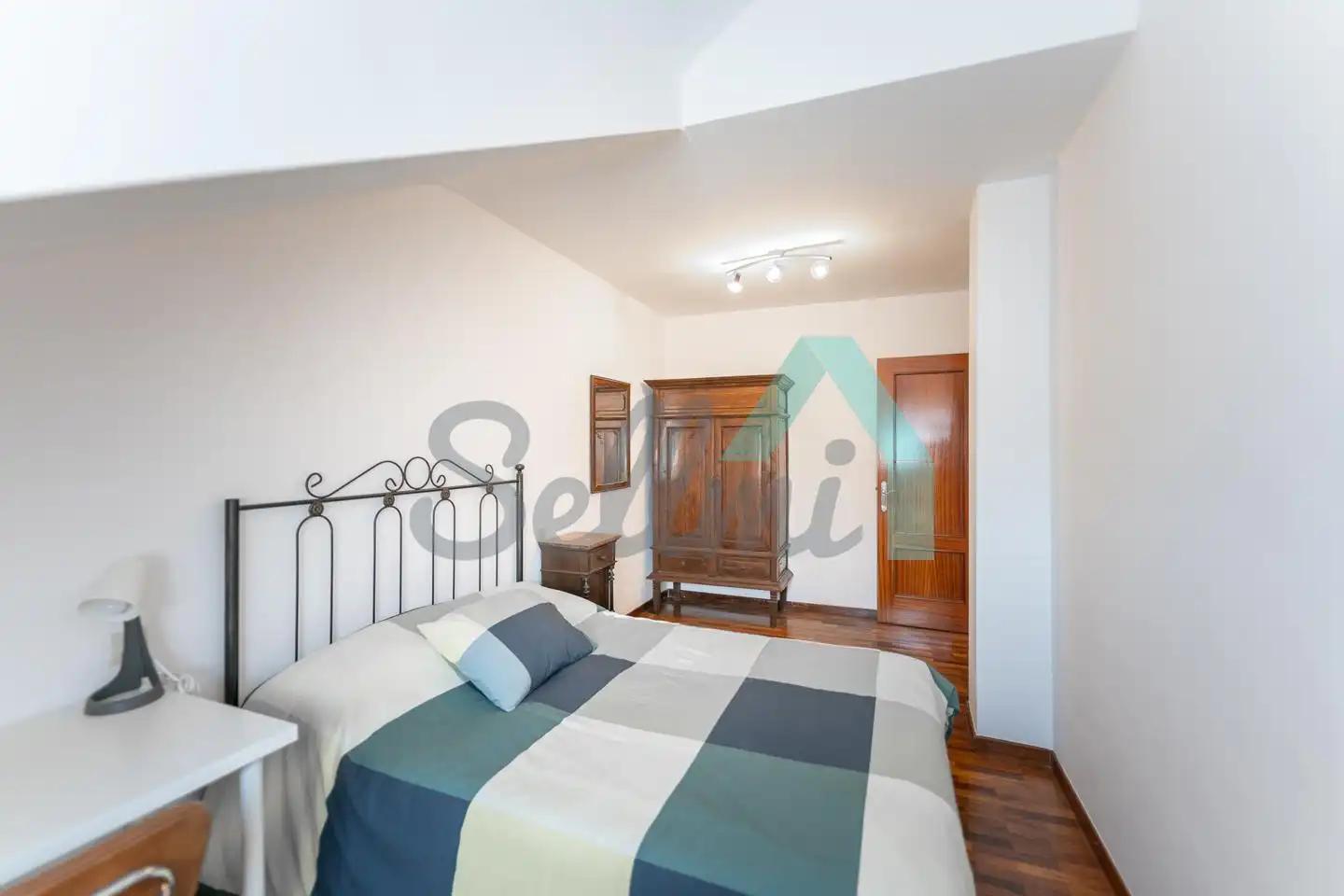 Schlafzimmer von Maisonette zur Miete in Oviedo  mit Heizung, Parkett und Terrasse