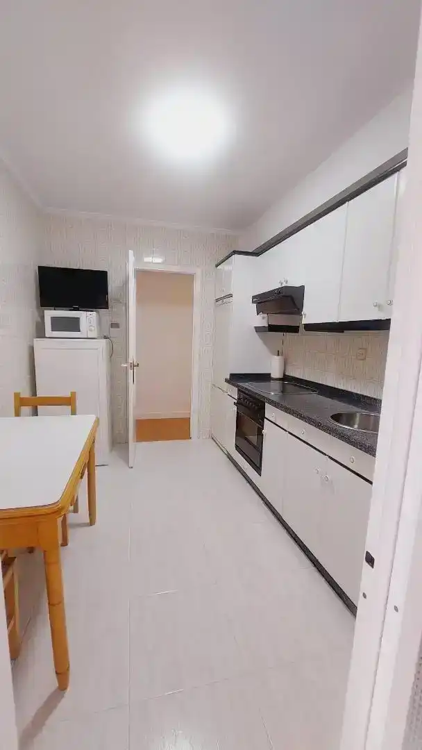 Kitchen of Flat for rent in Oviedo   with Parquet flooring, Washing machine and Microwave