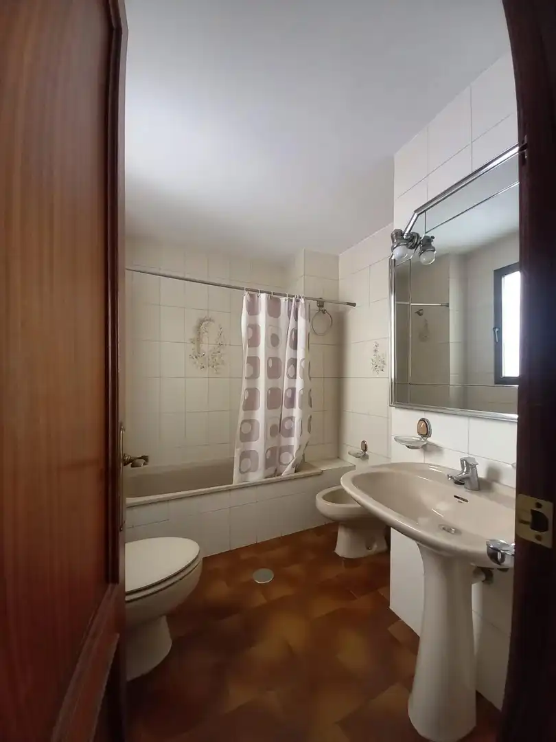 Bathroom of Flat for sale in Córdoba  with Air Conditioner and Storage room