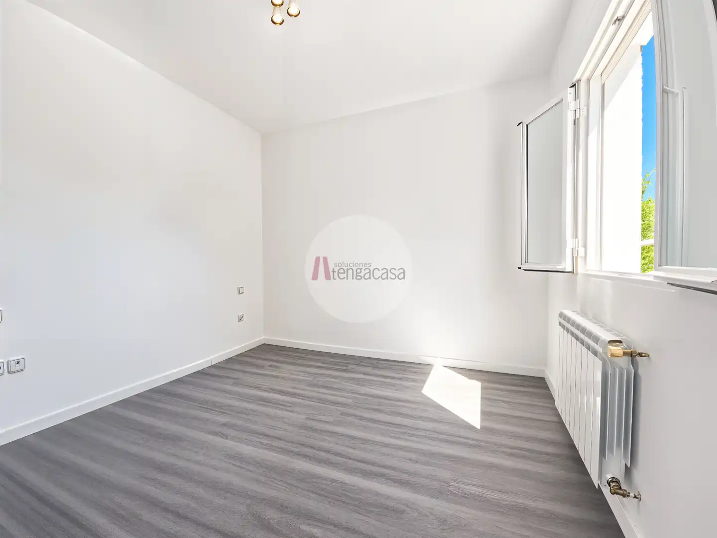Bedroom of Flat for rent in Madrid  with Heating, Terrace and Washing machine