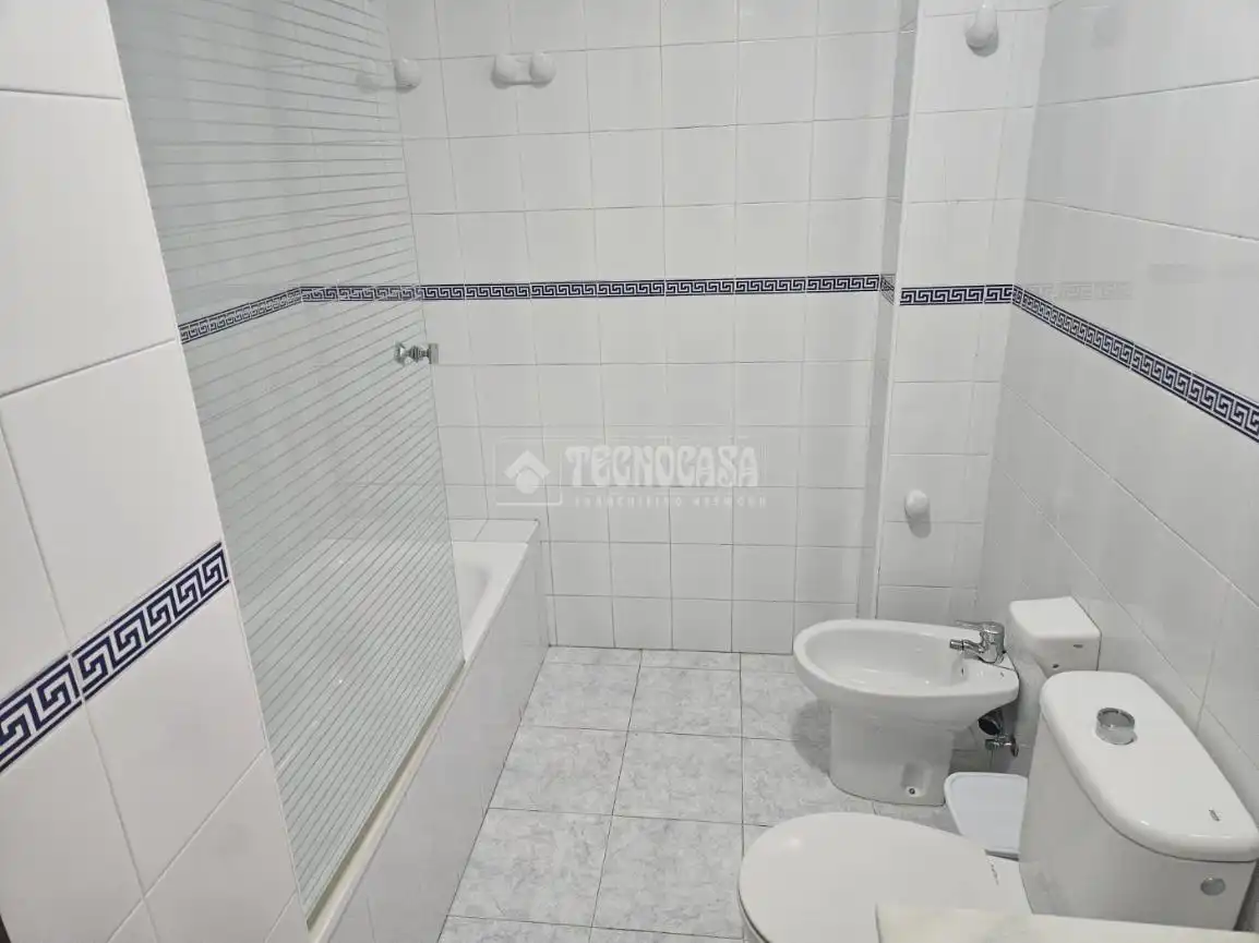 Badezimmer von Wohnung zur Miete in Conil de la Frontera