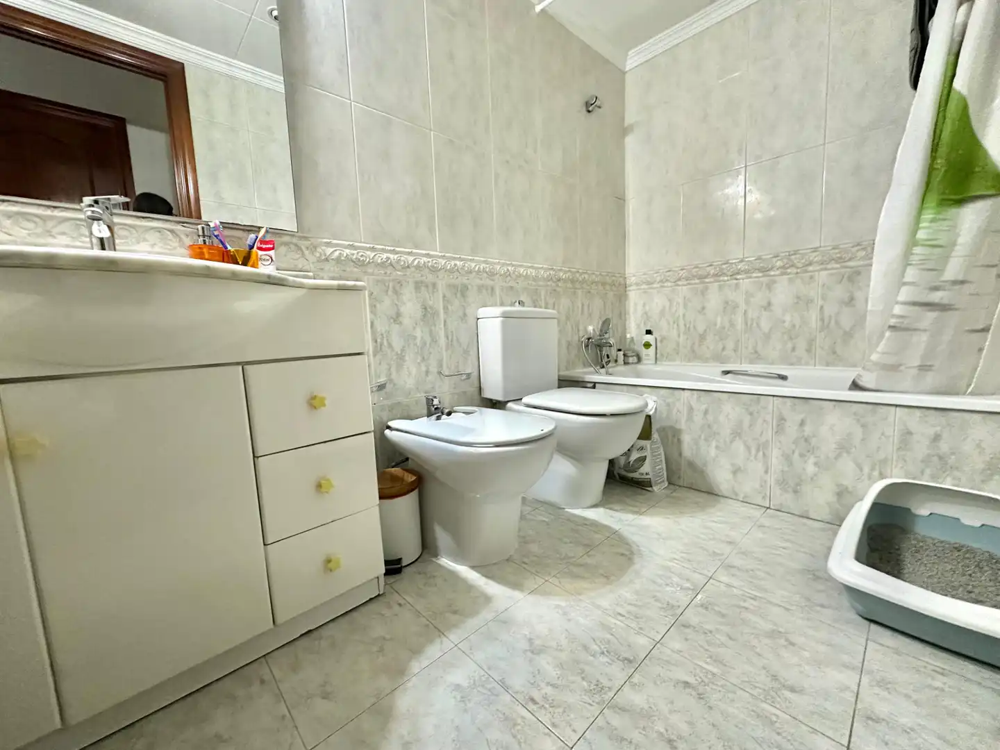 Bathroom of Detached homes for sale in Santa Coloma de Gramenet  with Air Conditioner, Heating and Terrace