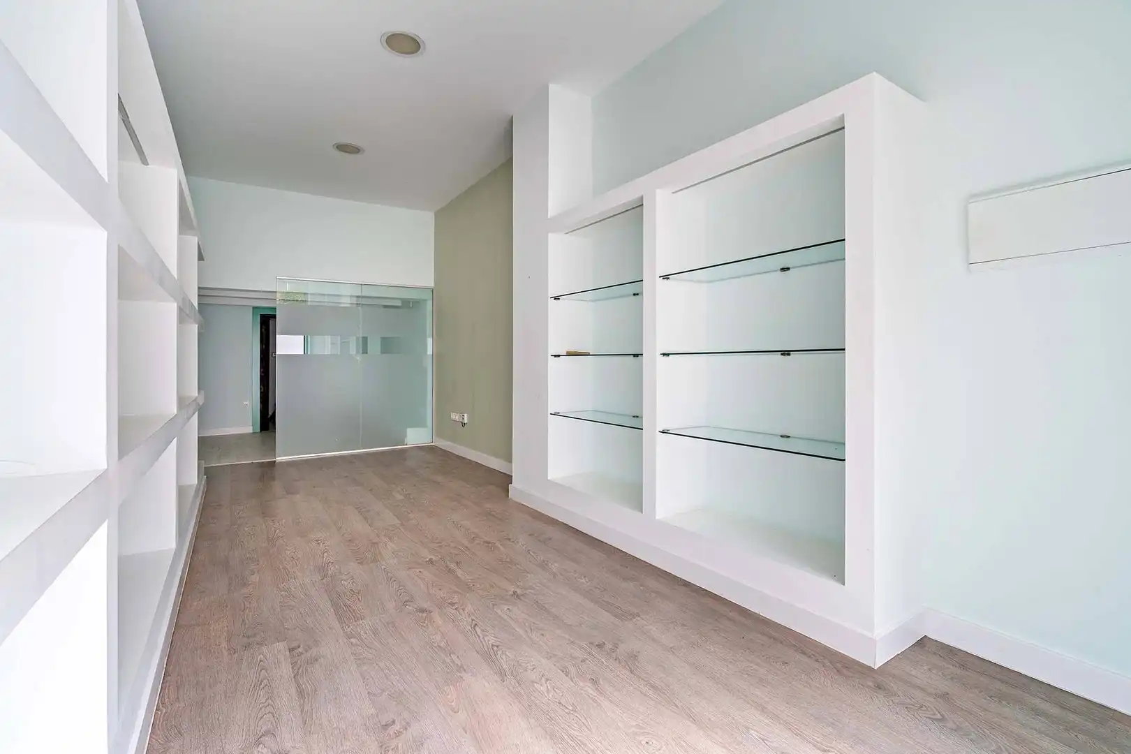 Business premises for sale in Calle CALZADA DE CASTRO, imagen 2