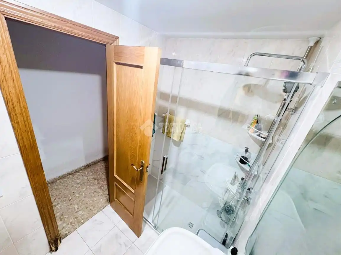 Baño de Piso en venta en Valencia con Aire acondicionado y Balcón