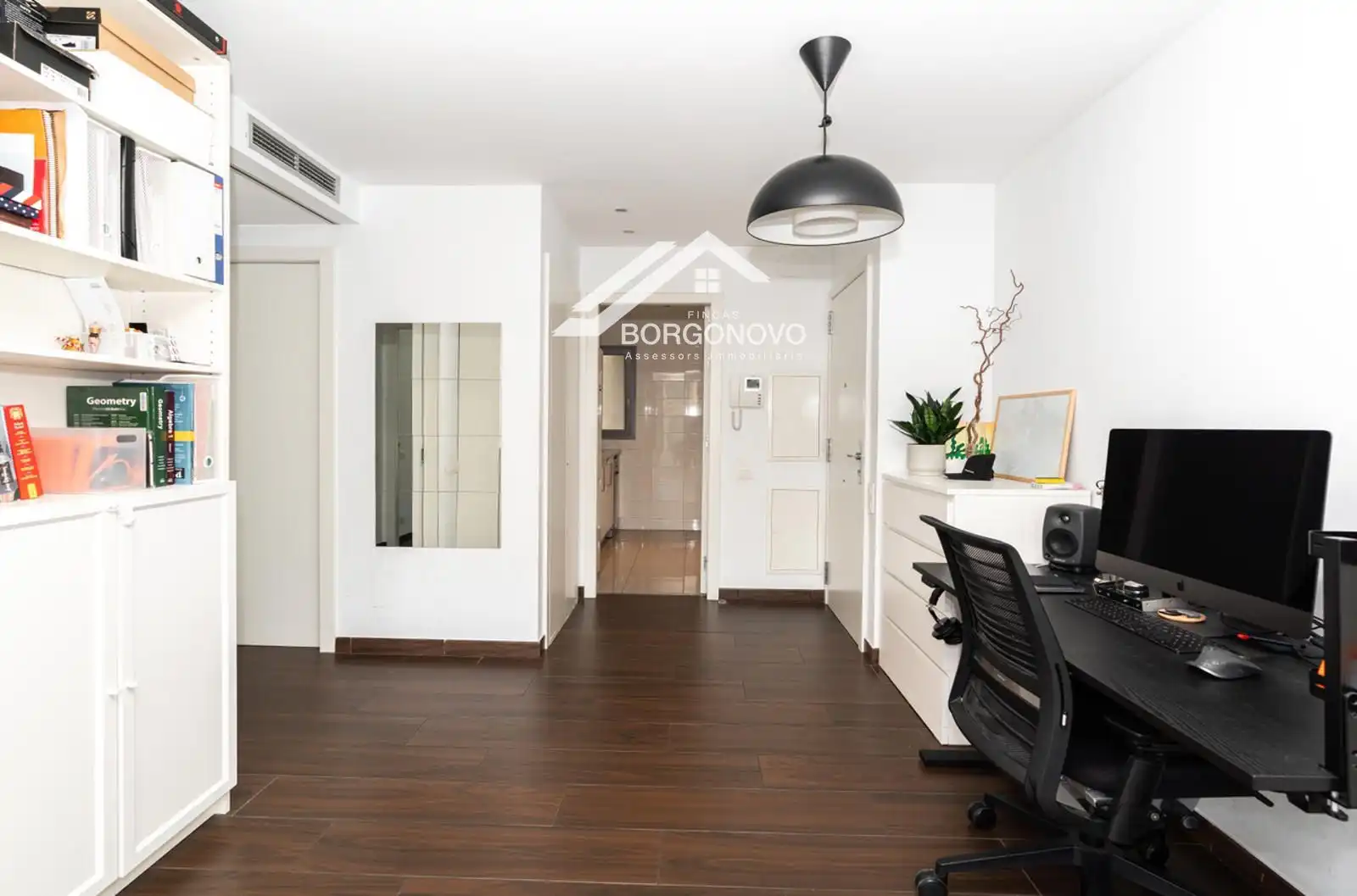 Wohnzimmer von Wohnung zum Verkauf in Barcelona mit Klimaanlage und Heizung