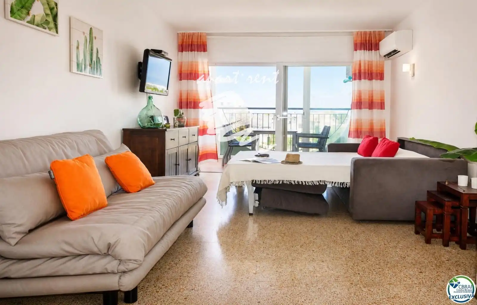 Sala d'estar de Pis en venda en Empuriabrava amb Aire condicionat, Terrassa i Moblat