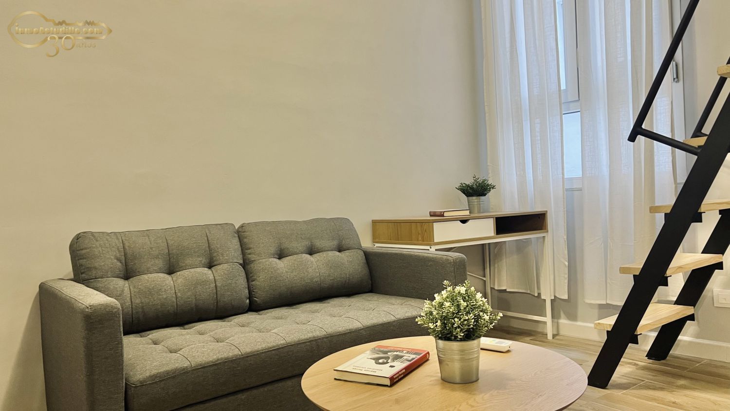 Living room of Study for rent in Villaviciosa de Odón  with Air Conditioner, Heating and Furnished