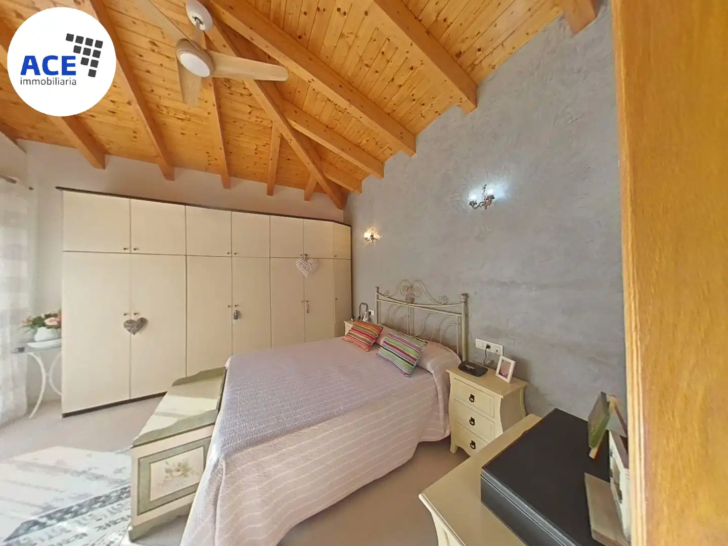 Bedroom of Houses for sale in Rubí  with Air Conditioner, Heating and Parquet flooring