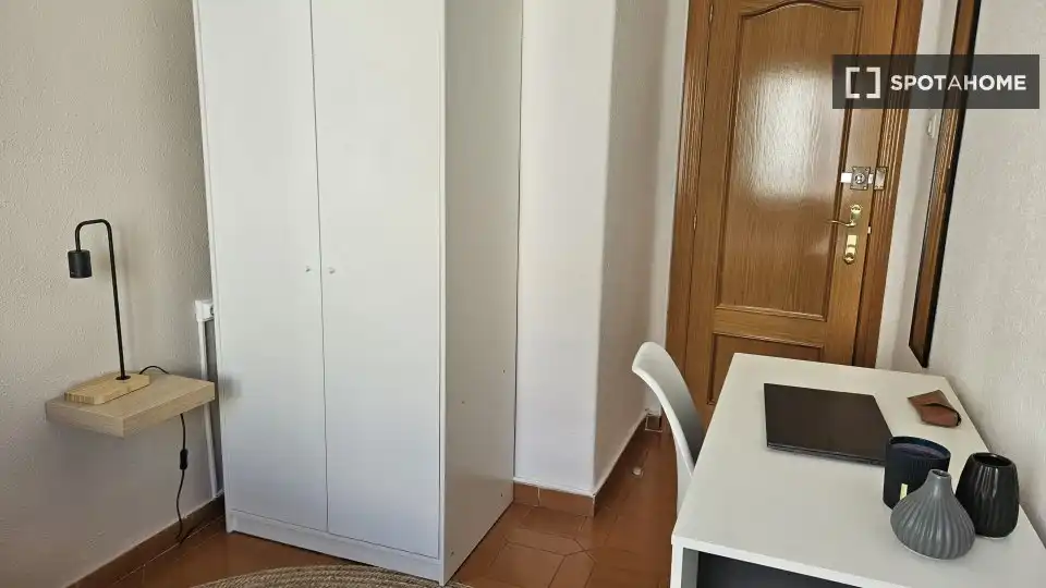 Habitación en Trinitat