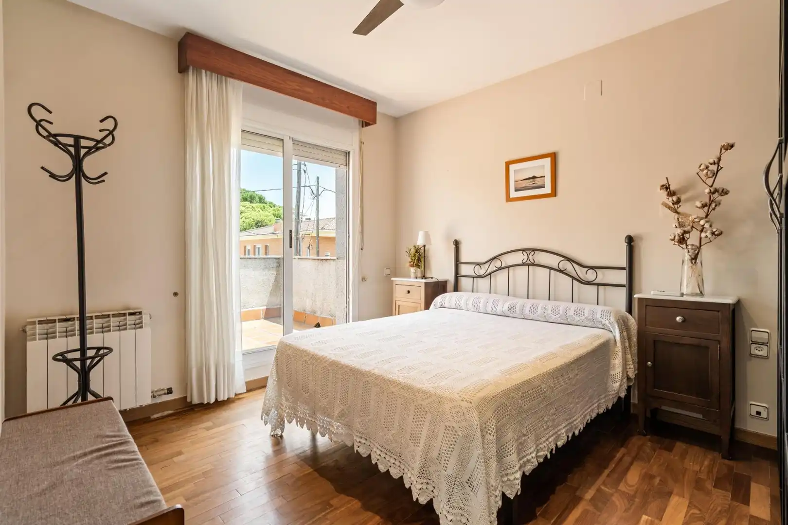 Habitación de Casa adosada en venta en Parets del Vallès con Aire acondicionado, Calefacción y Jardín privado