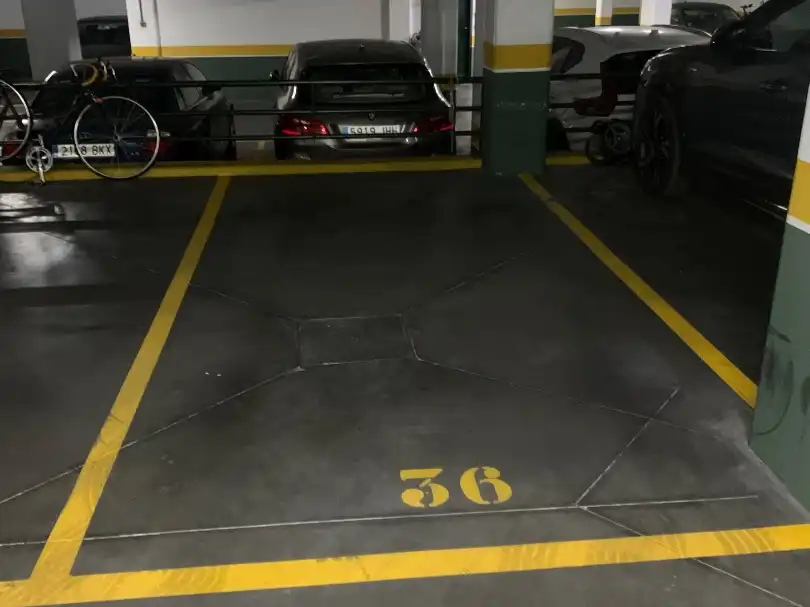 Parking of Garage for rent in Madrid  with Alarm