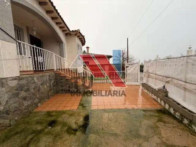 Exterior view of Houses for sale in Huecas  with Storage room, Swimming Pool and Alarm
