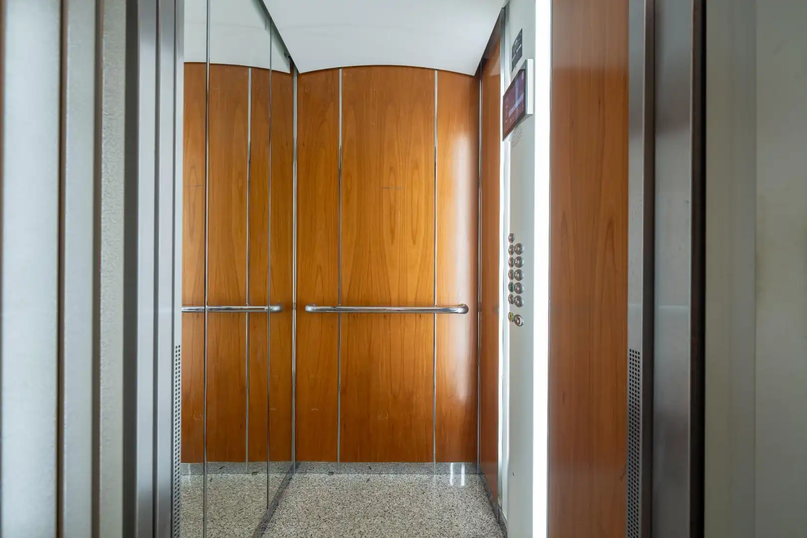 Flat for sale in Almería  with Air Conditioner, Terrace and Storage room