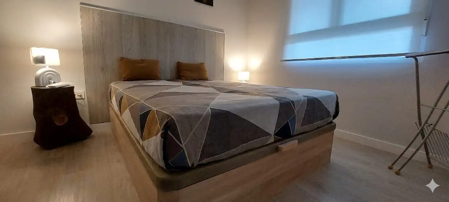 Bedroom of Flat for sale in Valladolid  with Heating, Parquet flooring and Furnished