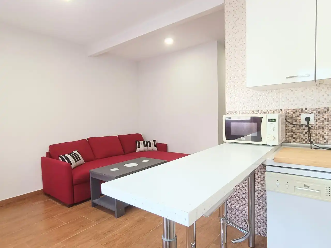 Flat for rent in CEFERINO RODRIGUEZ, Valdeacederas