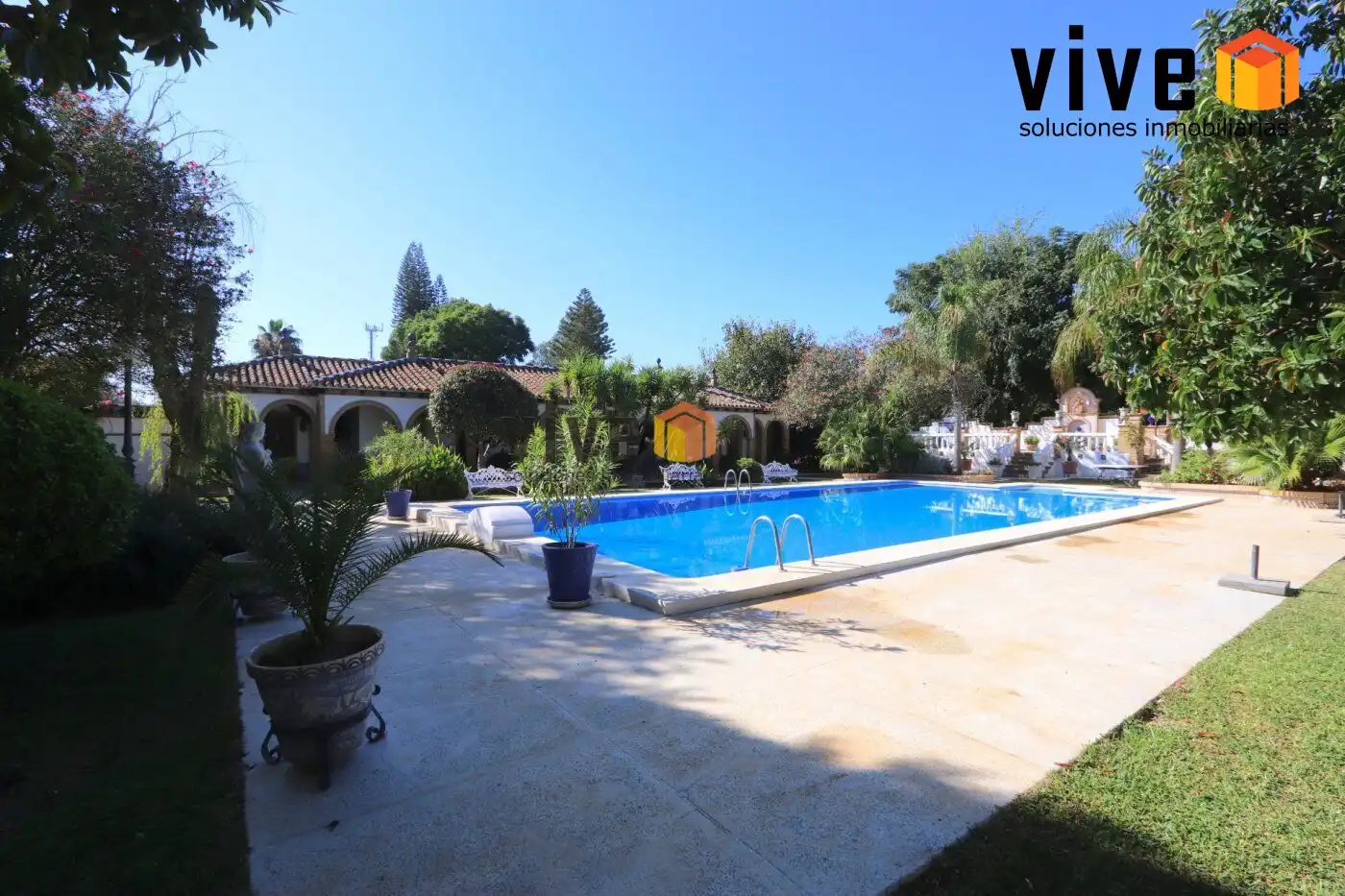 Garden of Houses for sale in Espartinas  with Air Conditioner, Heating and Terrace