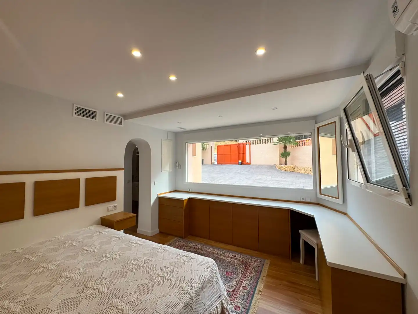 Habitación de Casa o chalet en venta en El Campello con Aire acondicionado, Calefacción y Jardín privado