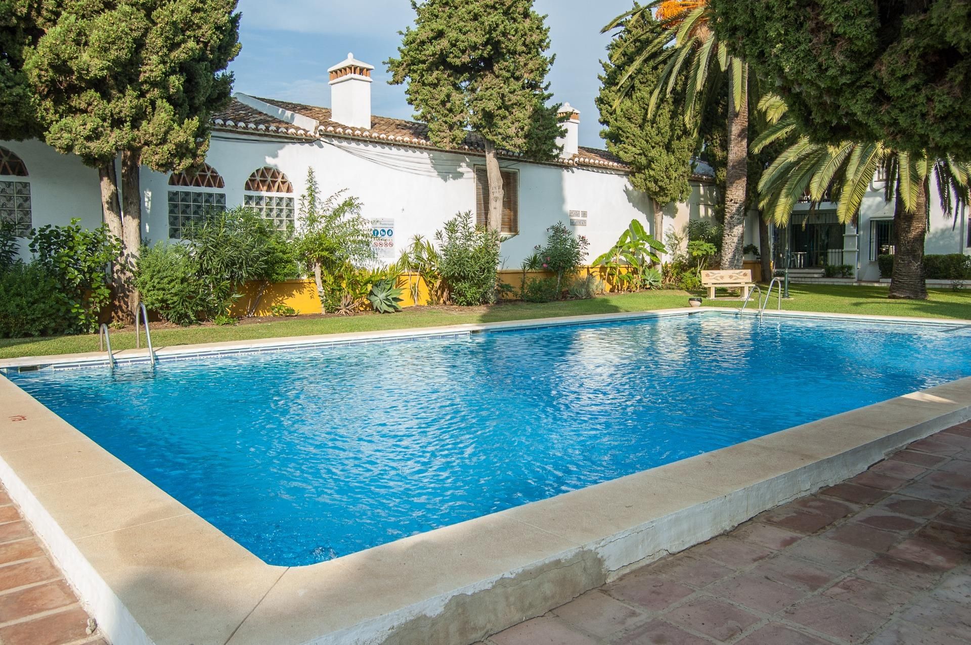 Piscina de Casa adosada en venda en Fuengirola amb Jardí privat, Traster i Piscina