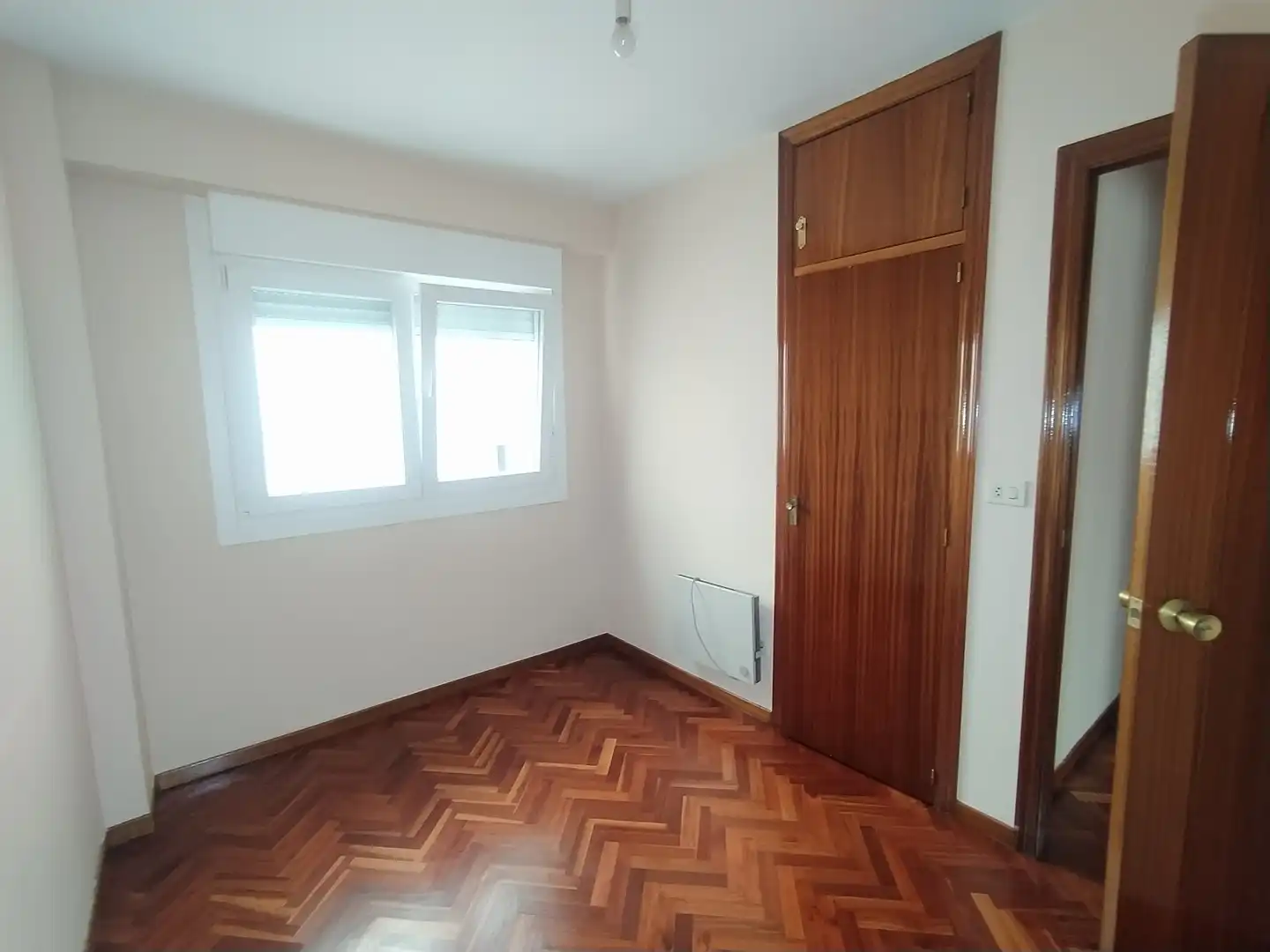 Habitación de Piso de alquiler en Vigo  con Calefacción, Parquet y Horno