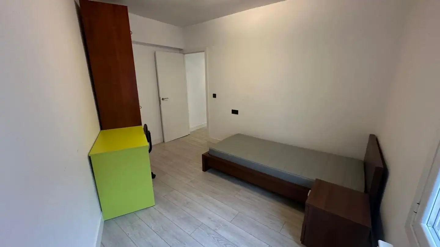 Schlafzimmer von Wohnung zum Verkauf in Vitoria - Gasteiz mit Heizung, Parkett und Möbliert