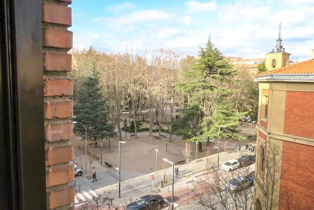 Piso en Alquiler en 2º Ensanche