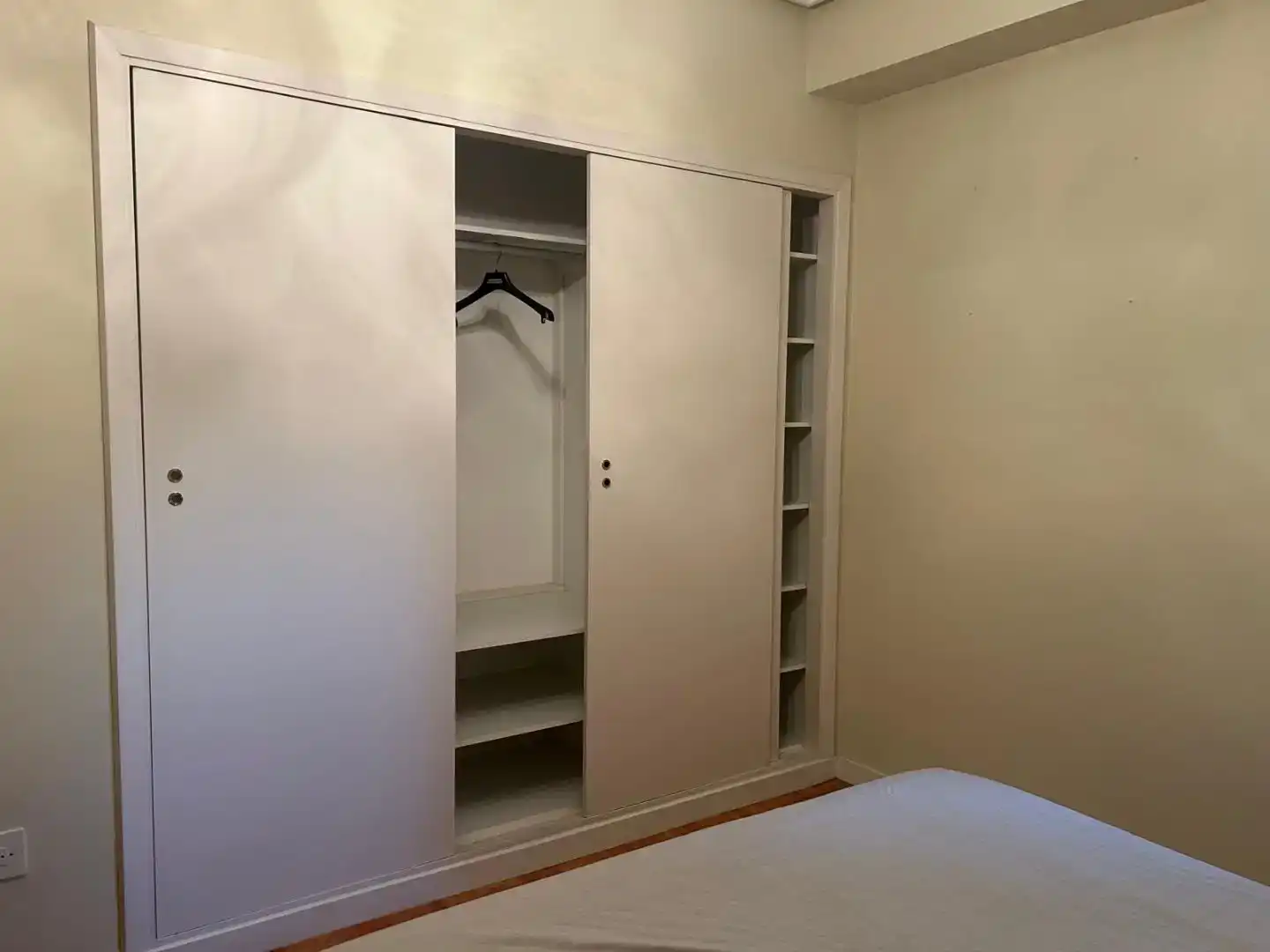 Schlafzimmer von Wohnung zur Miete in Lugo Capital mit Balkon