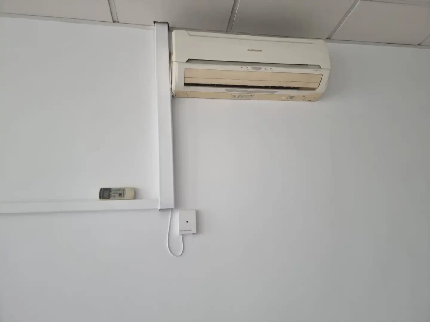 Oficina de alquiler en Montequinto con Aire acondicionado y Alarma