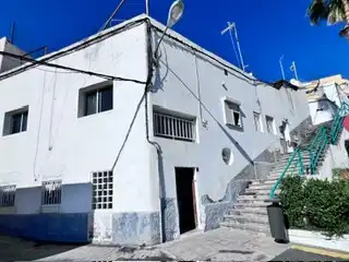Vista exterior de Casa adosada en venda en Las Palmas de Gran Canaria