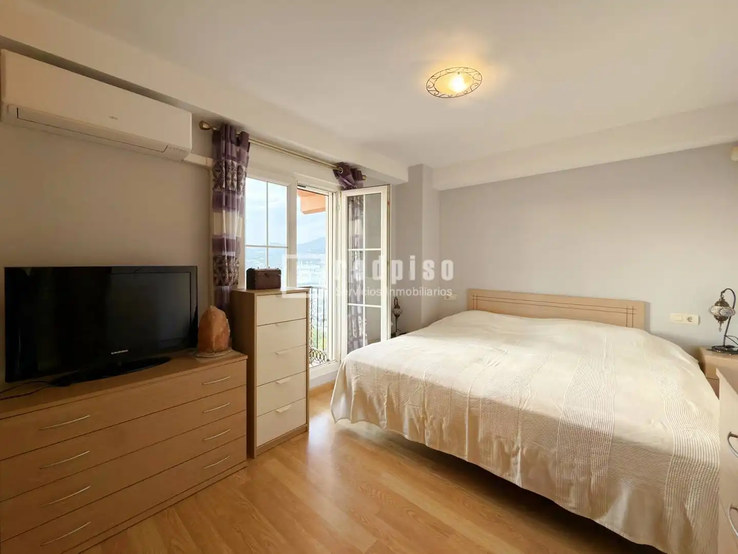 Schlafzimmer von Wohnung zum Verkauf in Rincón de la Victoria mit Klimaanlage, Privatgarten und Terrasse