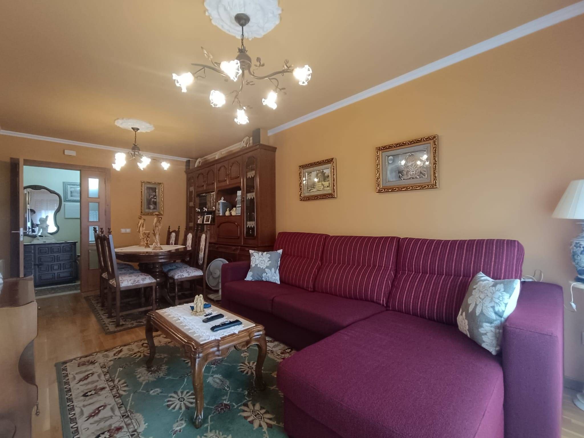 Sala d'estar de Pis en venda en O Grove   amb Calefacció, Jardí privat i Terrassa