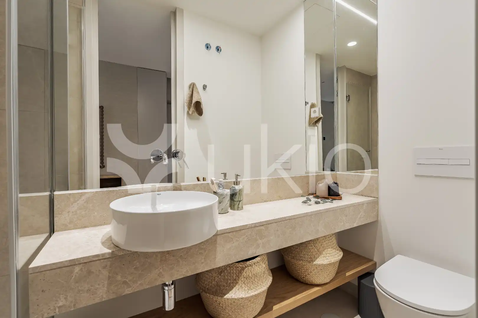 Bathroom of Apartments for rent in Madrid  with Heating, Furnished and Oven