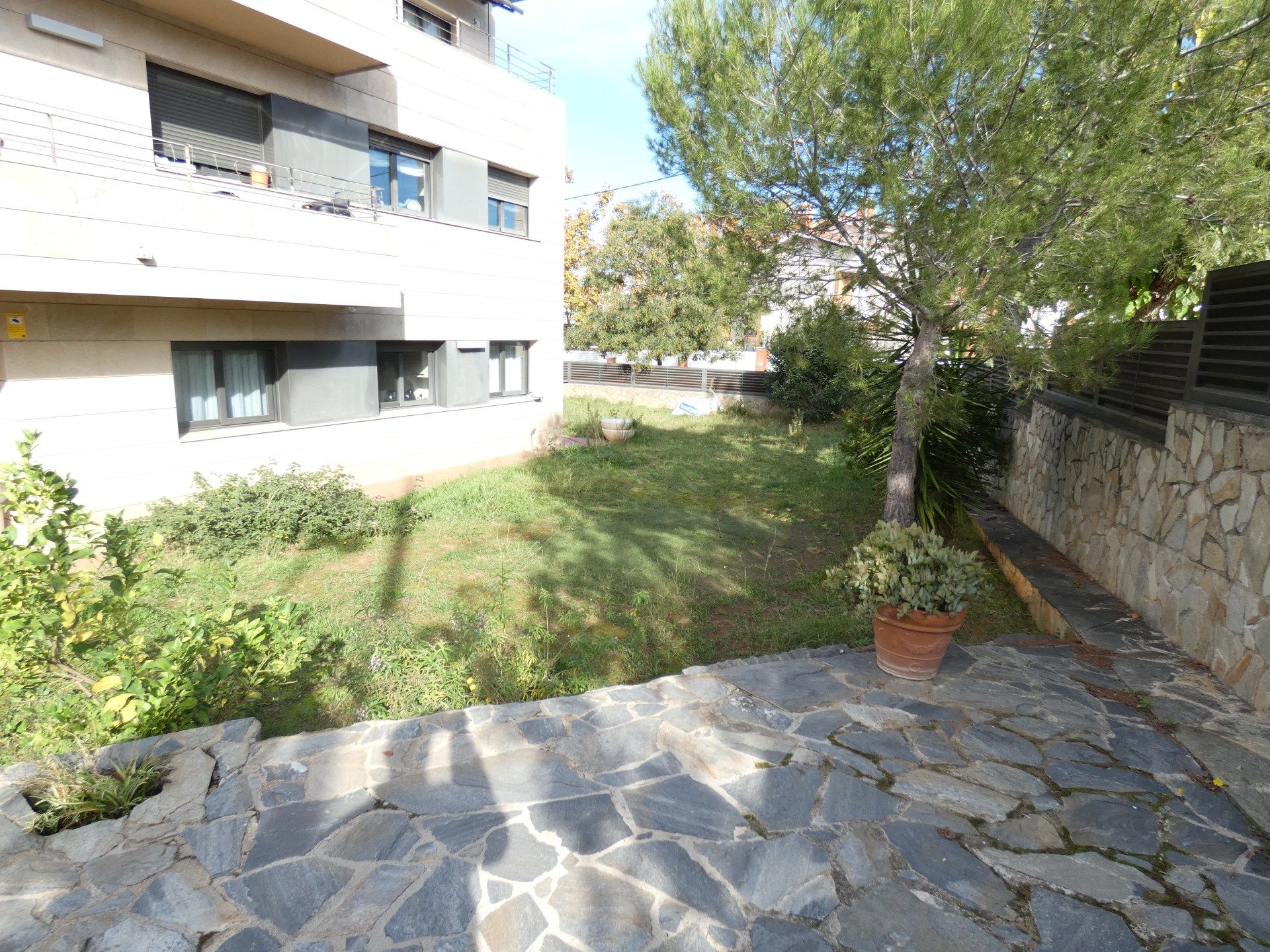 Garden of Planta baja for sale in Cerdanyola del Vallès  with Air Conditioner, Heating and Storage room