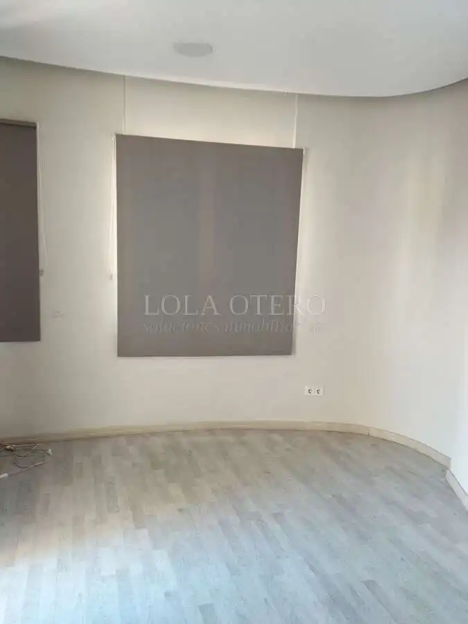 Bureau avec ascenseur à louer à Ciutat Vella, imagen 5