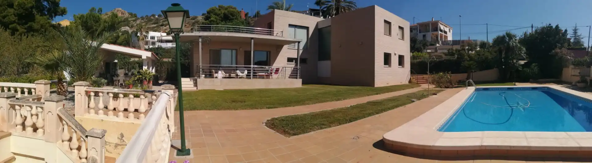 Vista exterior de Casa o chalet en venta en Castellón de la Plana / Castelló de la Plana con Calefacción, Jardín privado y Terraza