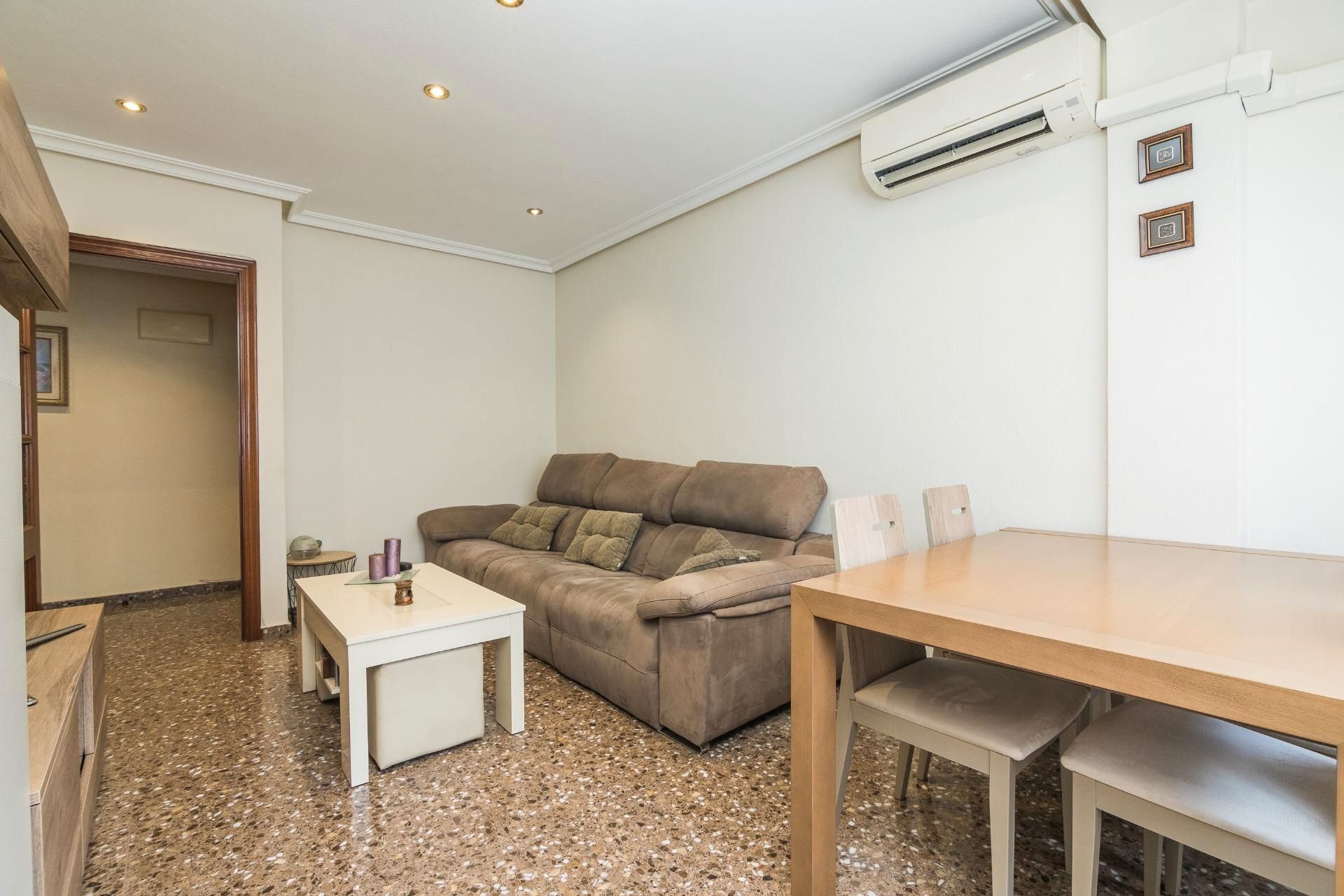 Living room of Flat for sale in Elche / Elx  with Air Conditioner