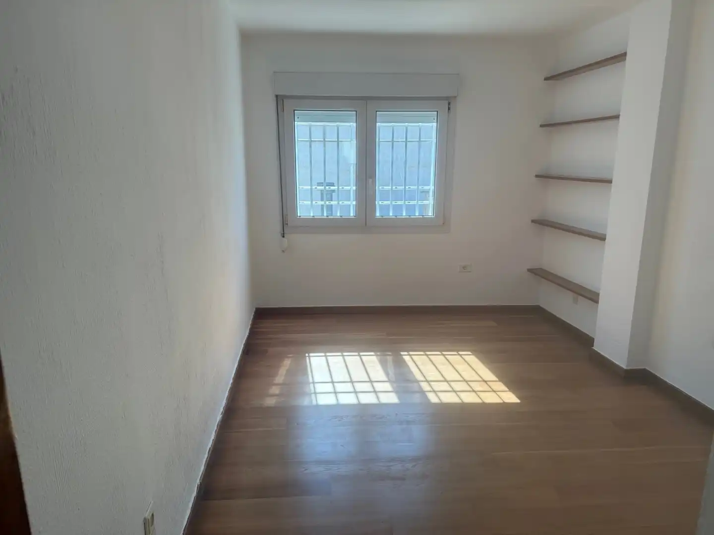 Bedroom of Flat for rent in Almería  with Air Conditioner and Terrace