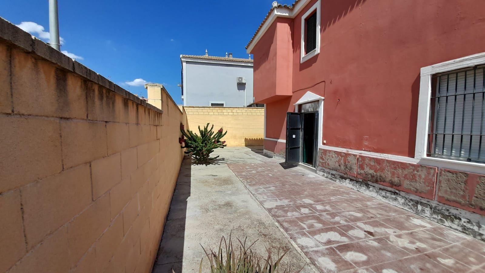 Vista exterior de Casa adosada en venda en Burguillos