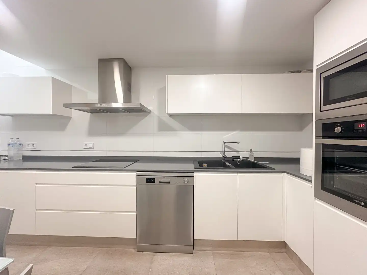 Cuina de Casa o xalet en venda en Castellón de la Plana / Castelló de la Plana amb Aire condicionat, Terrassa i Traster