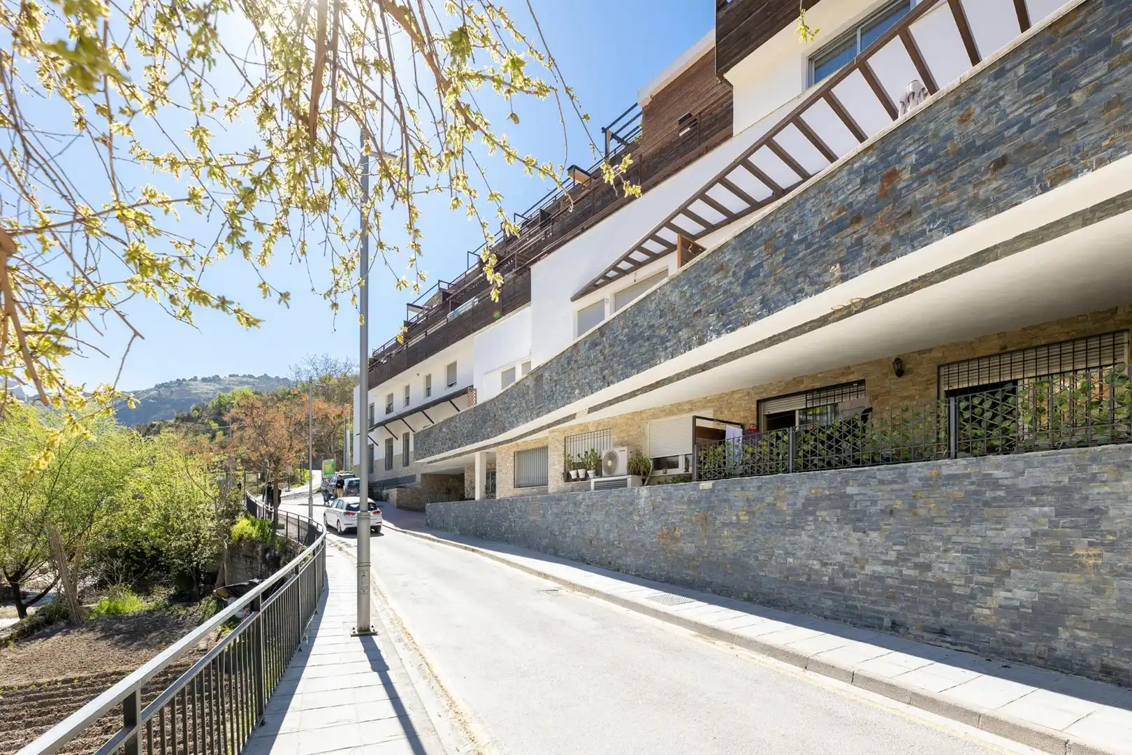 Vista exterior de Piso en venta en Monachil con Aire acondicionado, Calefacción y Terraza