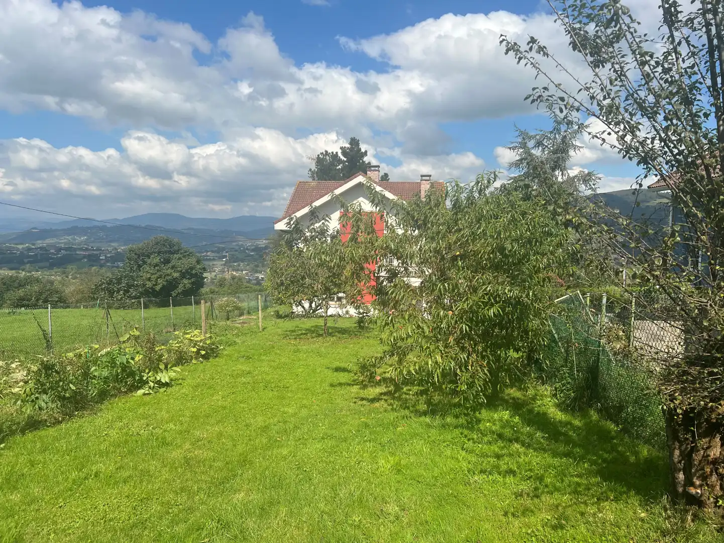 Casa o xalet en venda en Oviedo  amb Calefacció, Parquet i Terrassa