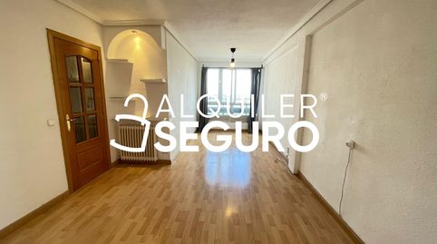 Foto 3 de Piso de alquiler en De Los Yébenes, Aluche, Madrid Capital