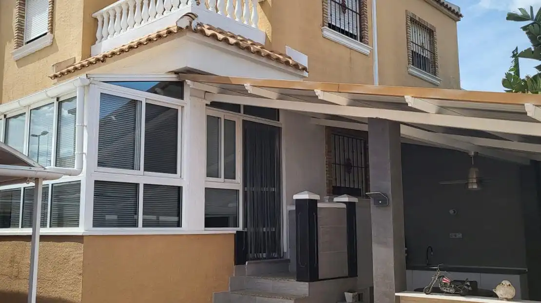 Vista exterior de Casa o chalet en venta en Rojales con Aire acondicionado, Calefacción y Jardín privado