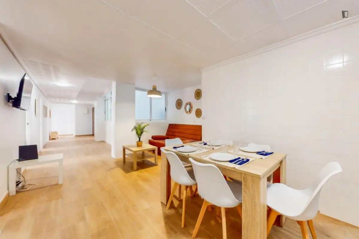 Habitación en Plaza Crevillente - Antiguos Juzgados - El Asilo