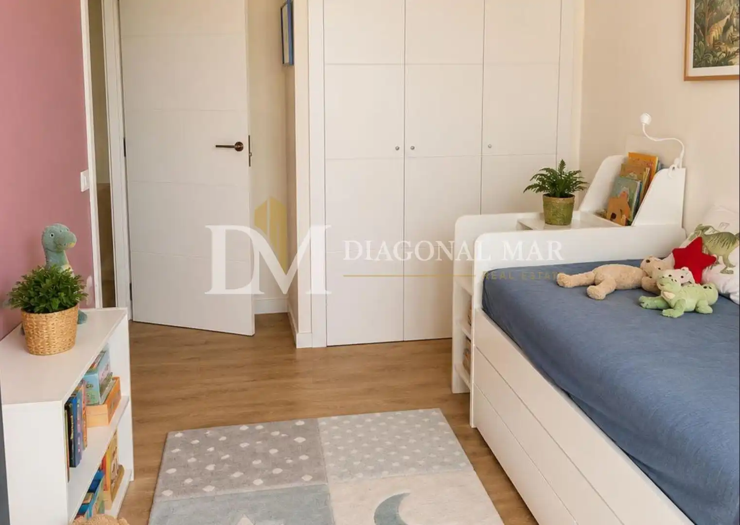 Habitación de Piso de alquiler en Sant Adrià de Besòs con Parquet, Balcón y Piscina comunitaria