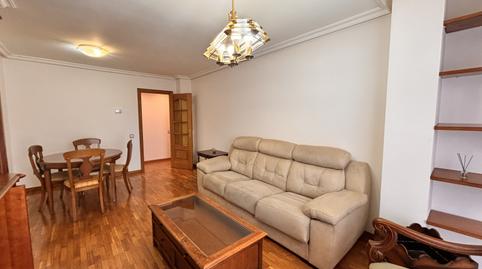 Foto 2 de Piso de alquiler en Alfonso Camín, Llano, Asturias