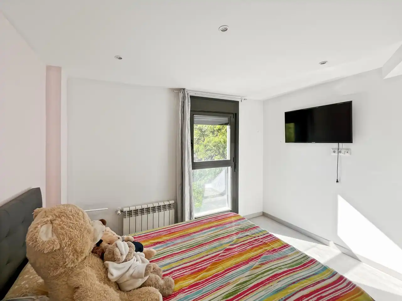 Bedroom of Flat for sale in Madrid  with Air Conditioner, Heating and Storage room